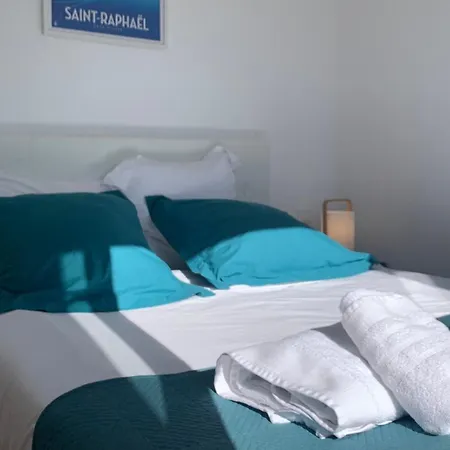 Giovanna A Saint-raphael Avec Piscine Chauffee